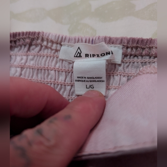 Woman's ripzone tank top - Picture 2 of 2